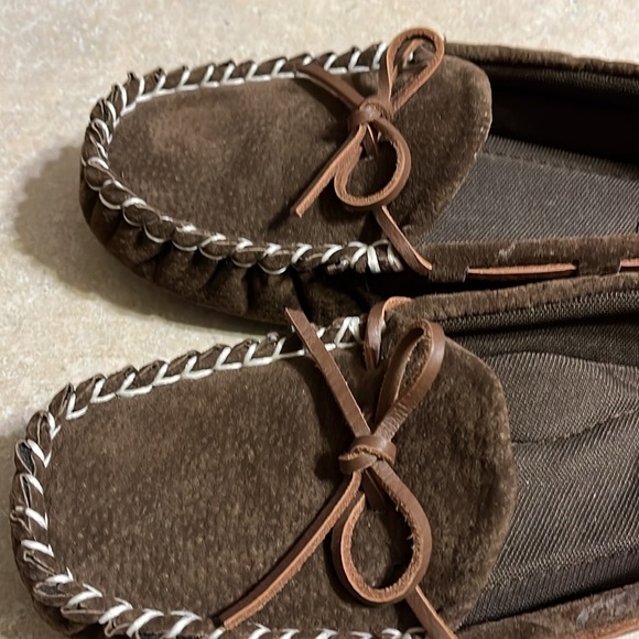 Lamo women’s slippers never worn size 11- excellent condition! Perfect! - Picture 4 of 6